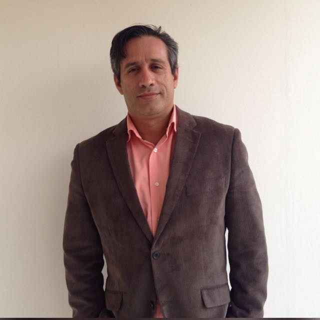 Profile photo of agent Efrain Ruiz